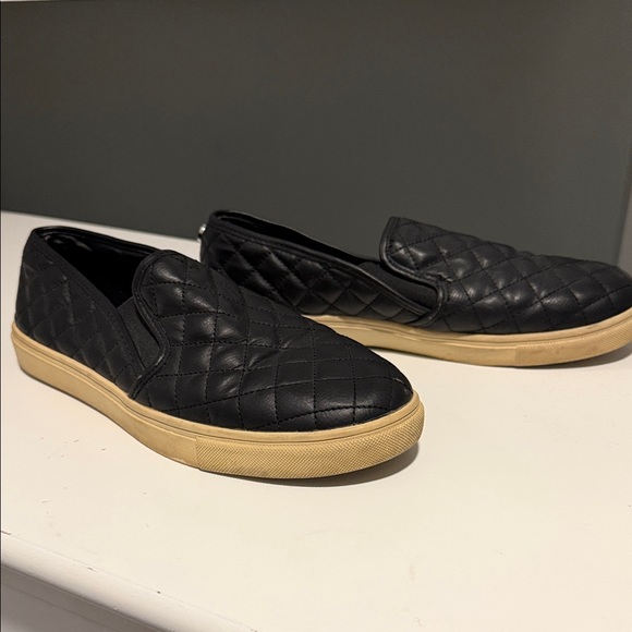 Steve Madden Shoes - Steve Madden Black Quilted Loafers
